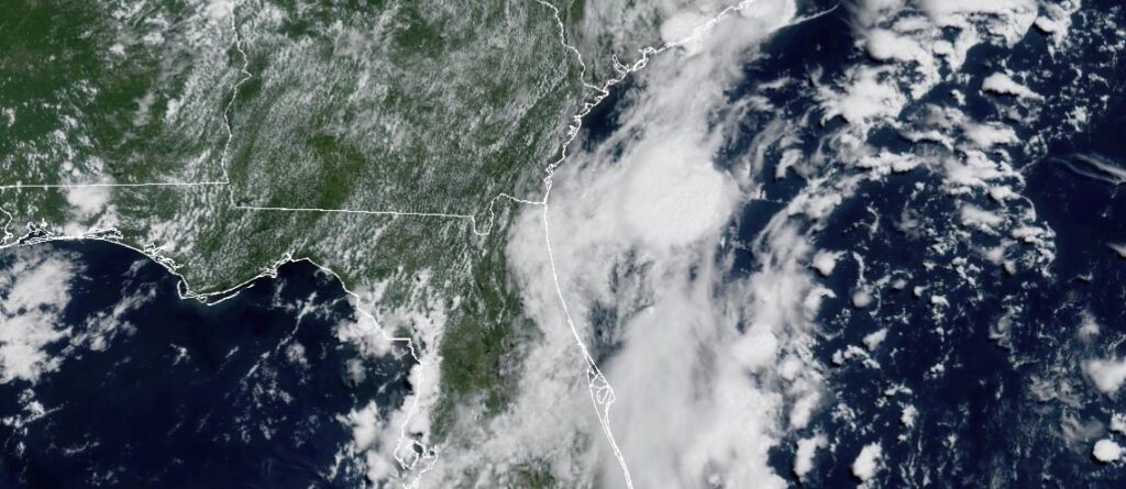 GeoColor satellite enhancement from star.nesdis.noaa.gov on August 5, 2026 (1556 UTC)